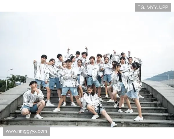 成都街舞队心理素质探讨：如何在舞台上展现自我与团队精神