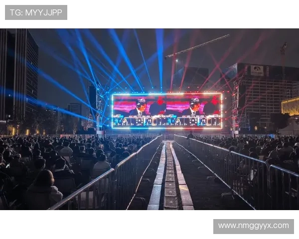 2025英雄联盟全球总决赛激烈开战 电竞盛宴引爆全场热血对决